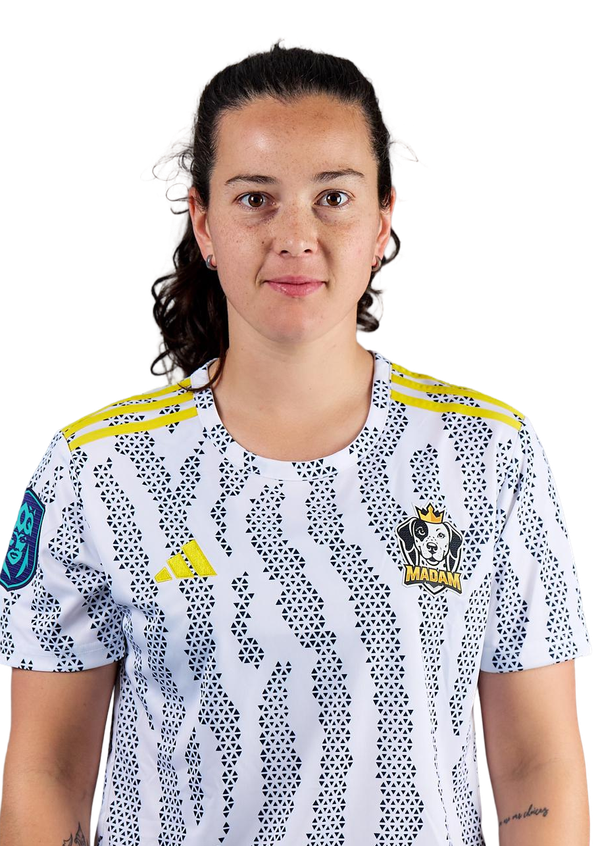 Claudia Lazaro