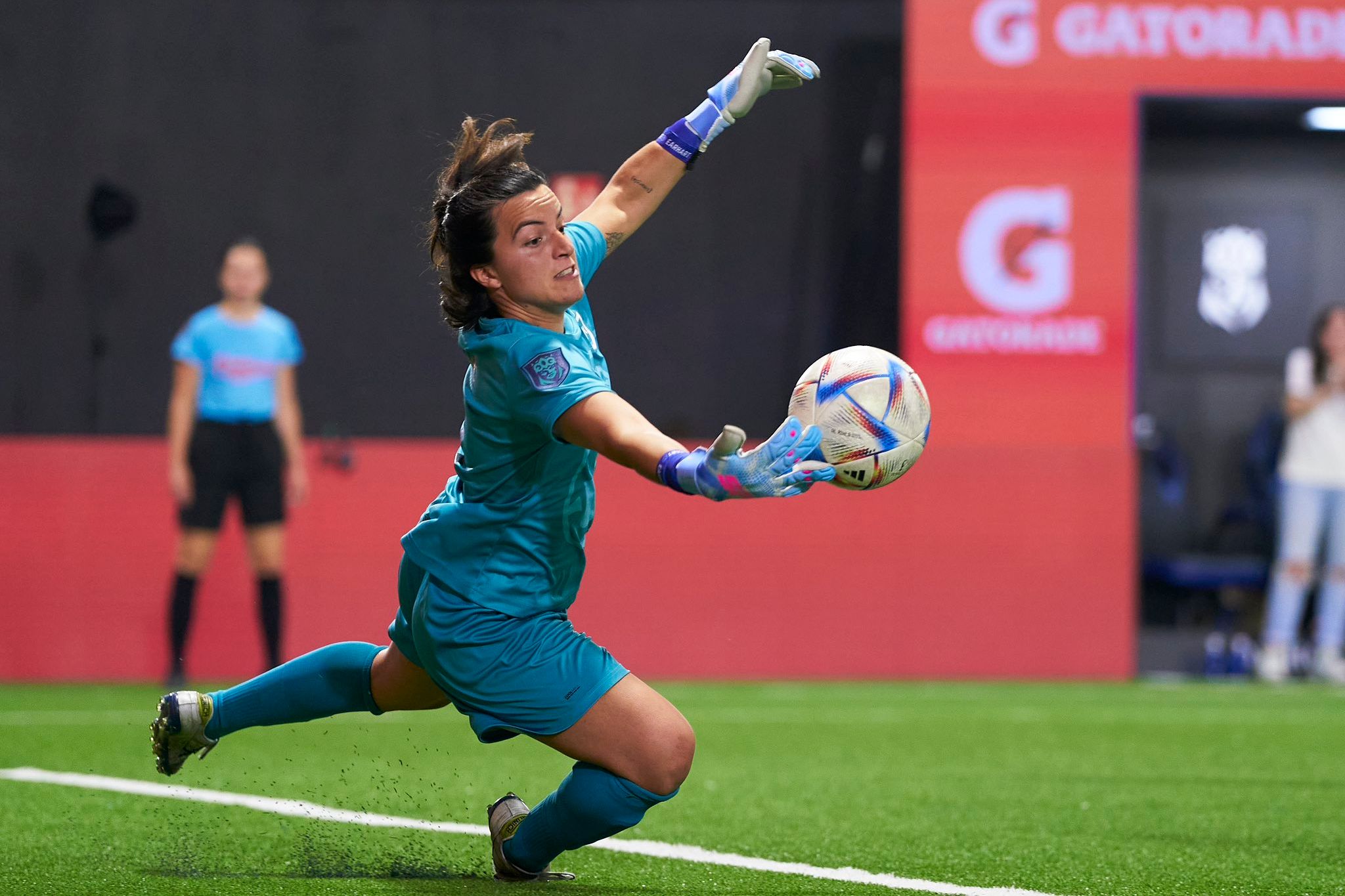 Mimi de Francisco se pondrá bajo palos para suplir la baja de Nuria González en PIO FC - Blog Kings & Queens League Spain
