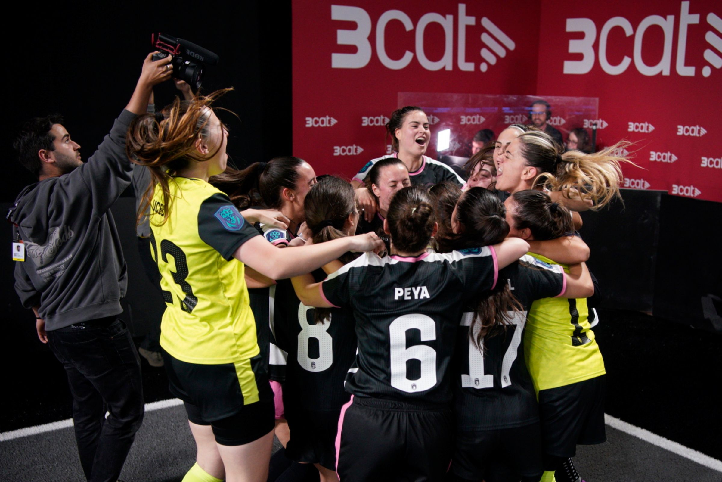 Kunitas se aferra al liderato de la Queens frente a Las Troncas y El Barrio - Blog Kings &amp; Queens League Spain
