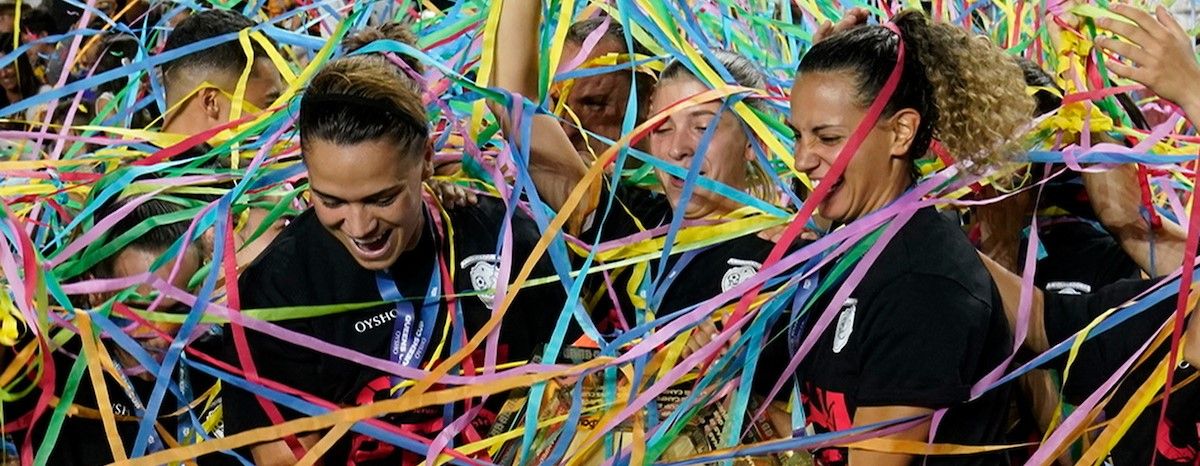 Aniquiladoras FC levanta el trofeo de Queens Cup Oysho al cielo de Málaga - Blog Kings &amp; Queens League Spain